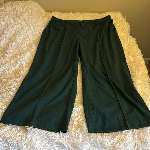 SHEIN Pants - Women's dress pants!